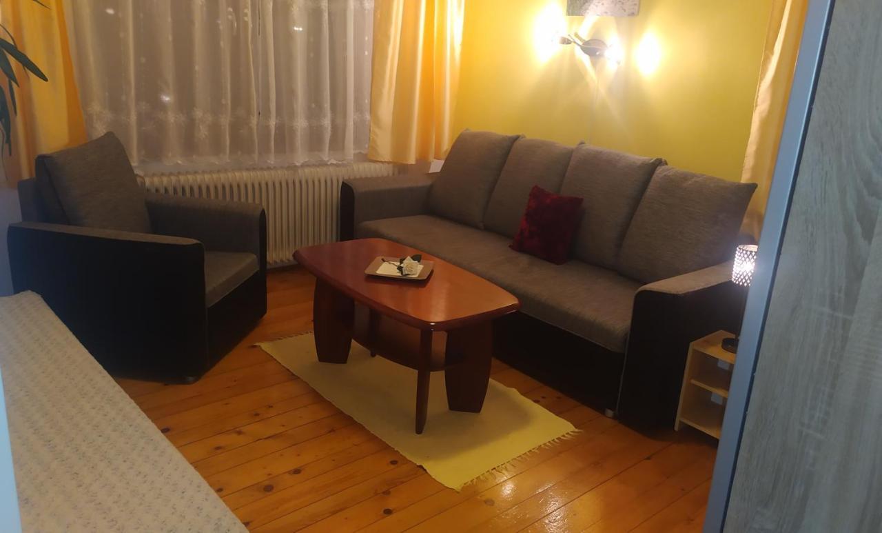 Katka A Martin Samostatny Apartman S Vlastnym Vchodom Ліптовський Мікулаш Екстер'єр фото