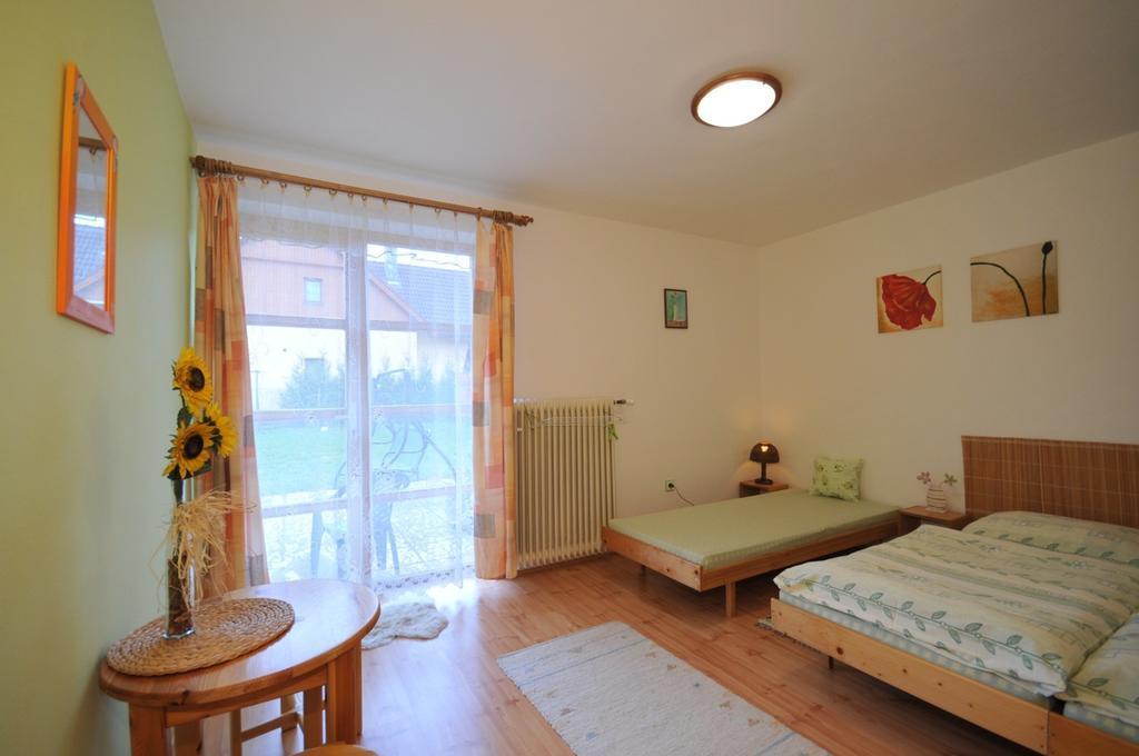 Katka A Martin Samostatny Apartman S Vlastnym Vchodom Ліптовський Мікулаш Номер фото